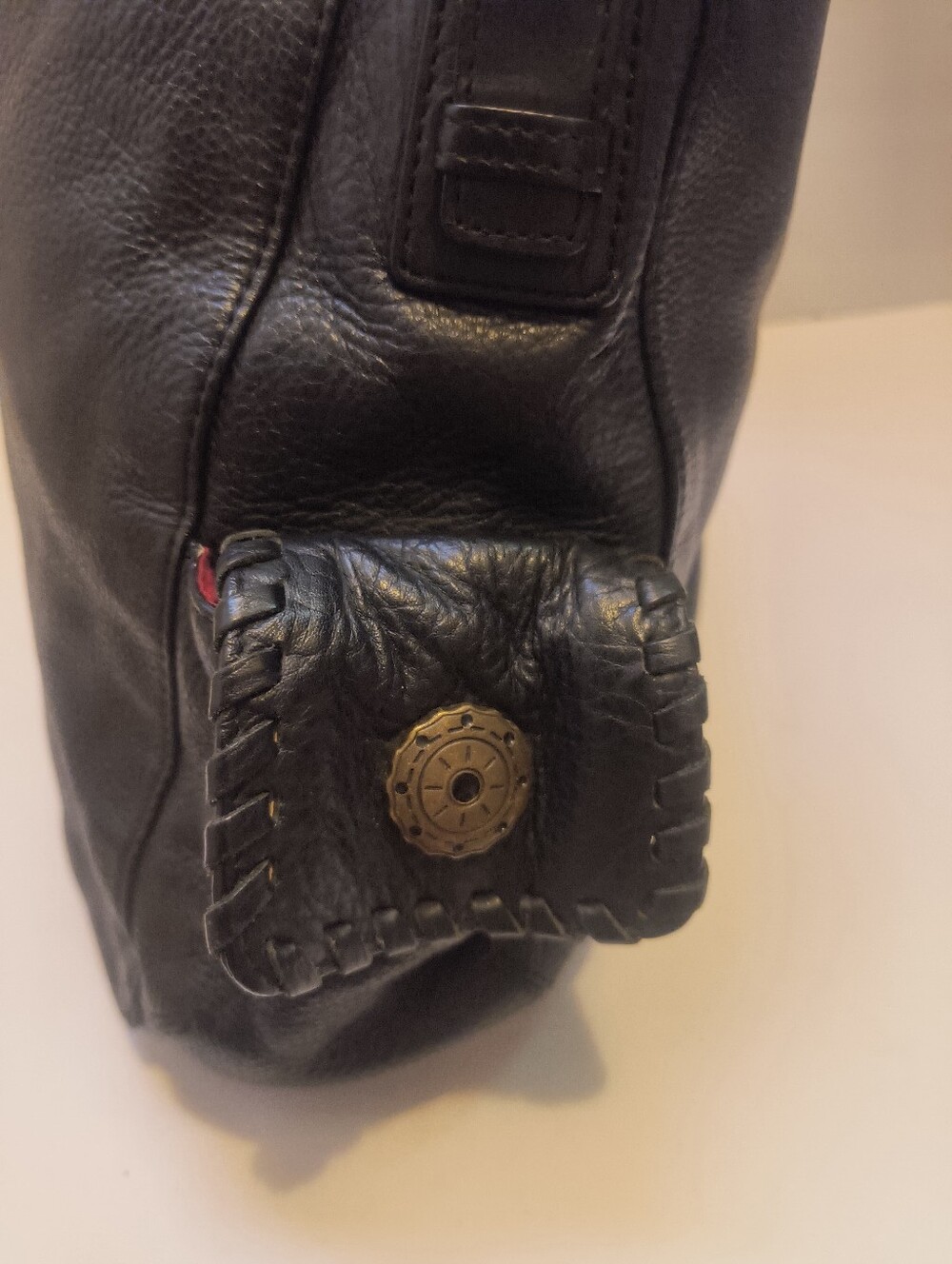 The Sak Black Pebbled Leather Hobo Bag Whipstitch Trim Red Lining Y2K Boho - Picture 2 of 8